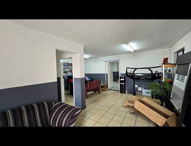 486M² WAREHOUSE TO LET IN SPARTAN